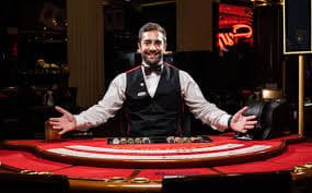 Mega Moolah slot interface pada nolimit city dengan layar putar dan simbol pembayaran